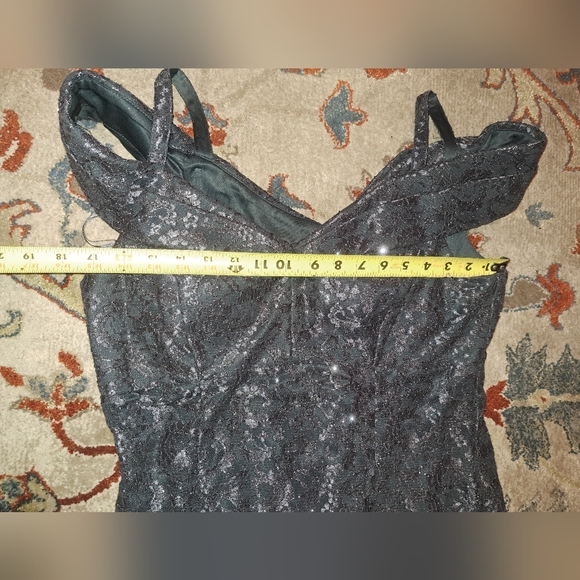 Mermaid Sparkling/ flattering Lace Cocktail Dress. - Picture 10 of 12